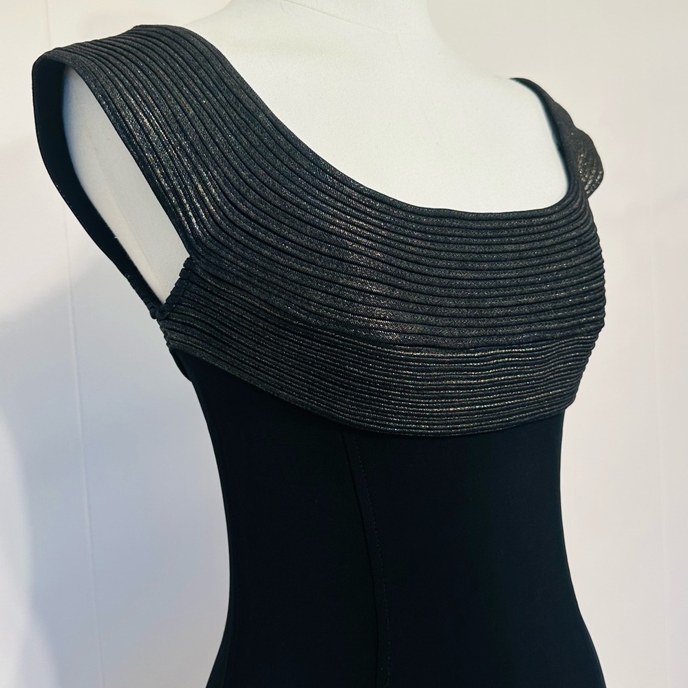 Vintage Tadashi Shoji Women's Black and gold Scoop Neck Ribbed Yoke Dress Size 4